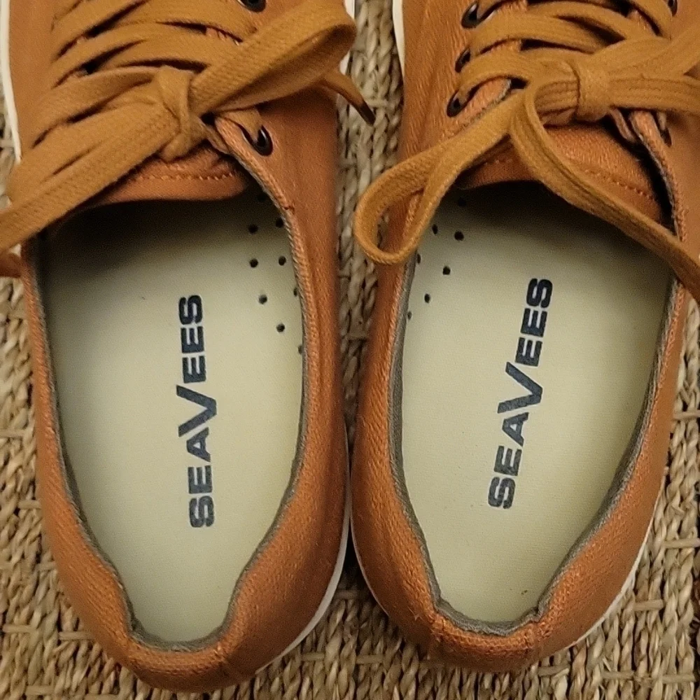 Seavees Hermosa Plimsoll Standard Mens size 8.  Linen shoe.